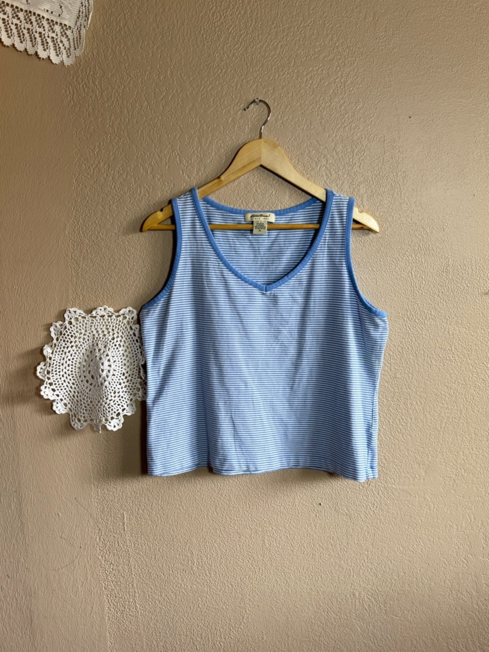 Eddie Bauer Women’s Light Blue/White Striped V-Neck Tank | Size XL